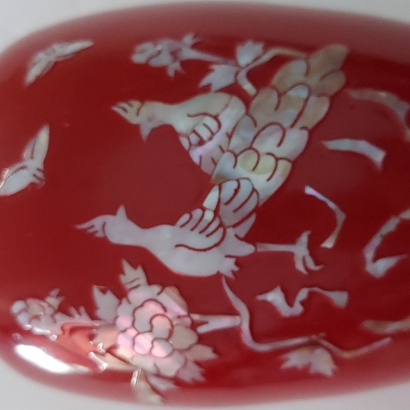 Mother of Pearl onlay on Red  Vase.6.5in.Hx3.5in.W. - Picture 5 of 7